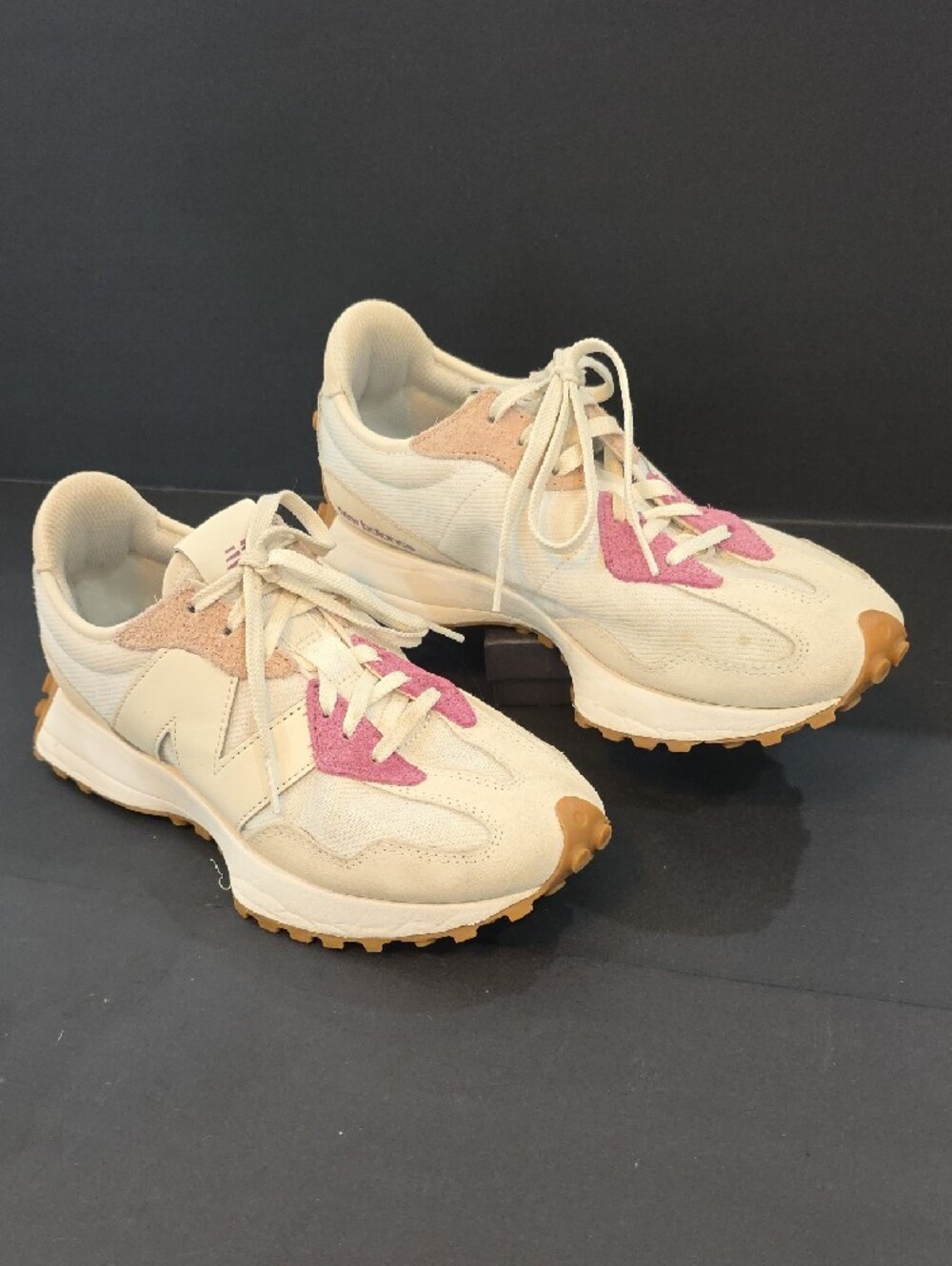 New Balance 327 Women's Cream & Pink Sneakers Size 8.5 - Picture 2 of 9
